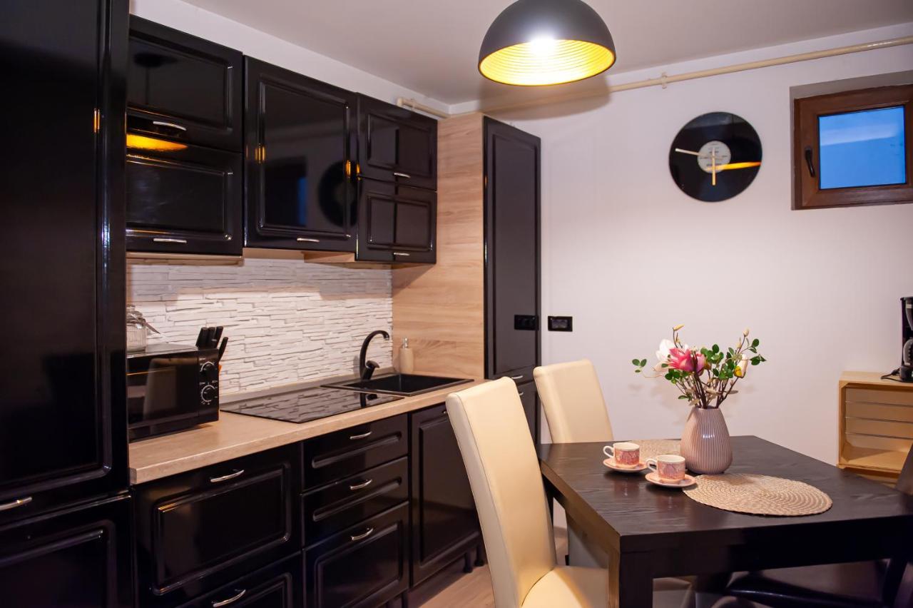 Kai Mountain Luxury Apartment Braşov Buitenkant foto